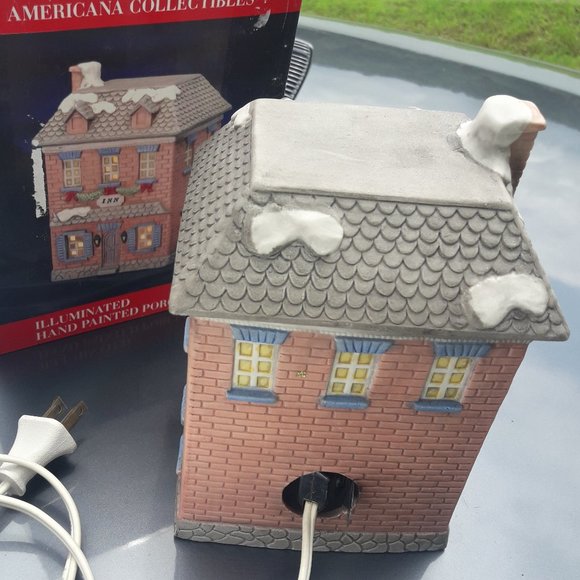 Lighted Christmas House NWT Hotel Inn Hand Painted Porcelain New in Box - Picture 13 of 16